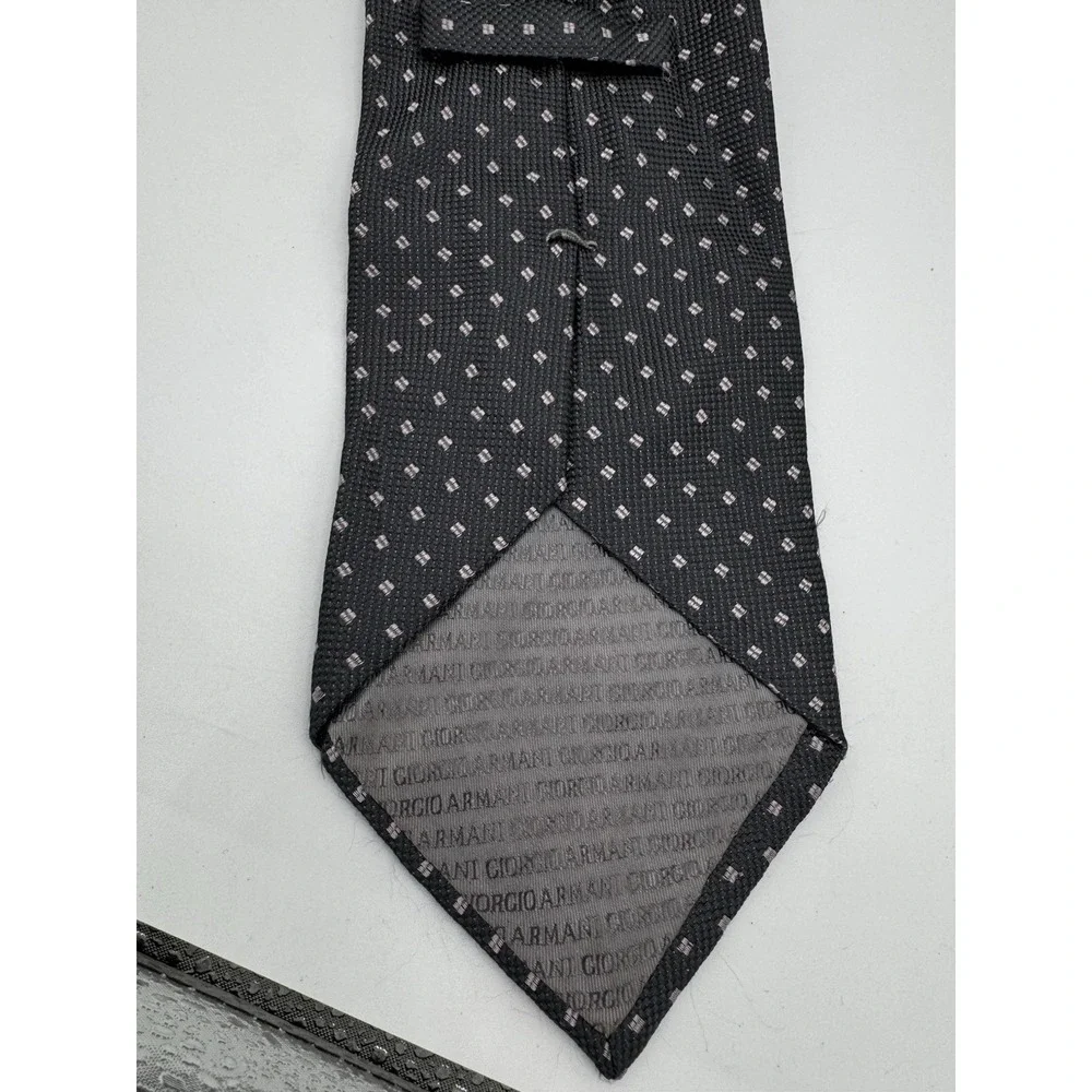 VTG Giorgio Armani Grey White Dot Patterned Silk Tie EUC A2
